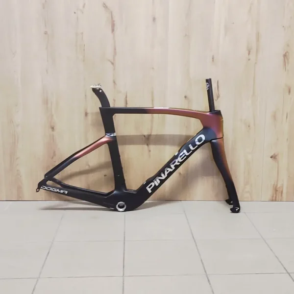 PINARELLO Dogma F - luxter red gold (2025)