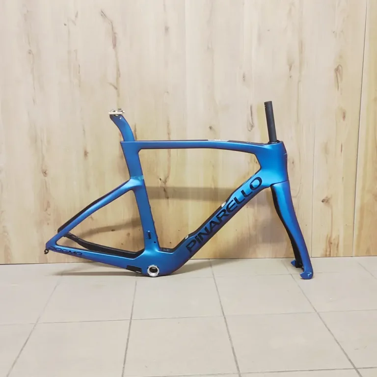 PINARELLO Dogma F - luxter blue (2025)