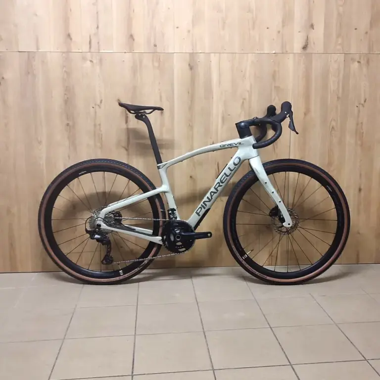 PINARELLO Grevil F1 (2026)